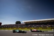 Proche du top 10, Räikkönen est parti en tête-à-queue en luttant avec Pérez