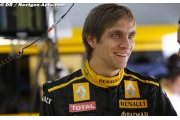 Petrov to debut 2011 Renault at Valencia