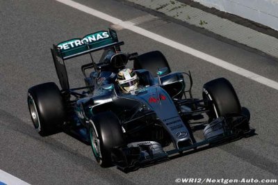 Hamilton en a terminé de ses essais ’fous’ de Barcelone