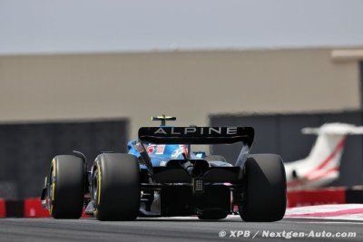Ocon fustige une Alpine ’irrégulière’ et soupçonne un souci de châssis