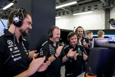 Mercedes F1 salue ’le sans faute’ de Russell et ’la remontée’ d’Antonelli