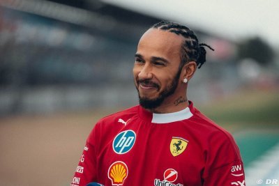 Wolff et Hamilton toujours ’très proches’&nbsp;: ’Il me montre avec qui il sort’