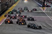 Russell gagne à Singapour, McLaren remporte le titre malgré des tensions