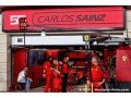 La fuite sur la Ferrari de Sainz 'probablement' due aux vibreurs