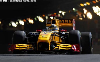 Kubica puts Renault on top