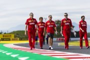 ‘Ils surcompliquent les stratégies' : Marko critique la gestion des pilotes Ferrari
