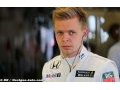 Button espère que Magnussen trouvera un baquet pour 2016