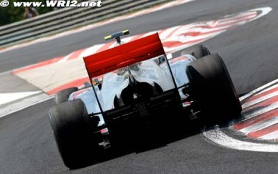 Hamilton would be leading title under old points system