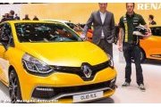 Les pilotes Renault en visite au Salon de Genève