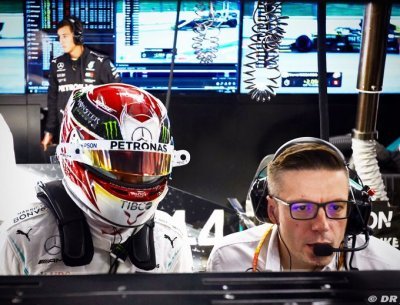 Mercedes drivers have ’respect’ - Hamilton