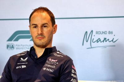 Oakes resigns as Alpine F1 boss in shock move