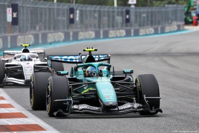 ’Nous essayons de nous divertir’&nbsp;: Alonso cash sur la galère chez Aston Martin F1