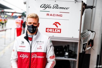 Rosberg est ’dégoûté’ pour les débuts manqués de Schumacher et Ilott