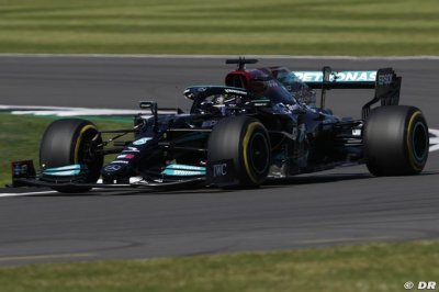 Mercedes rejette toujours la faute sur la défense ’agressive’ de Verstappen
