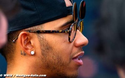 Hamilton hits back at Rosberg’s brakes gripe