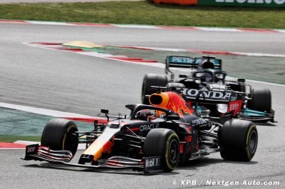 Verstappen dresse une causalité entre la confusion de son arrêt et son manque de rythme