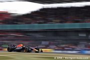 Verstappen signe la pole à Silverstone devant les pilotes McLaren F1