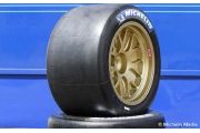 Pneu Michelin Hybride : en slick sur le mouillé !