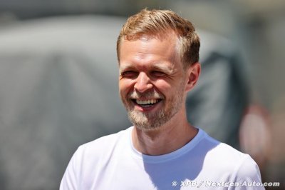 Magnussen, Hulkenberg end five-year silence