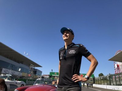 Pour gérer une saison compliquée, Russell se met au golf