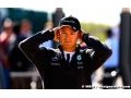 Hamilton's lucky pitstop call 'annoying' - Rosberg