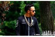 Rosberg 'up to date' with Hamilton contract talks