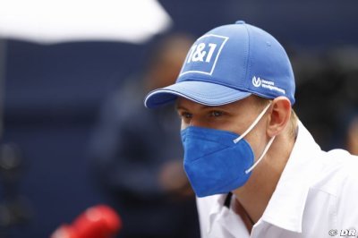 Schumacher pense avoir effectué une 1ère moitié de saison ’assez positive’
