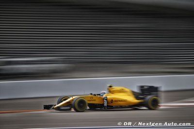 Petrov&nbsp;: Renaut améliorera sa voiture en 2017