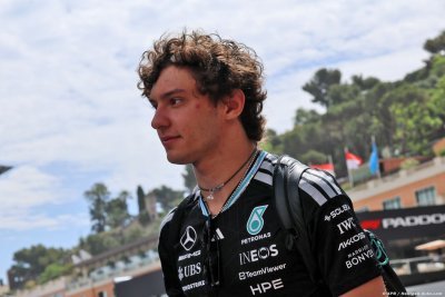 Antonelli&nbsp;: ’impossible de mettre un pilote en laisse’ chez Mercedes F1