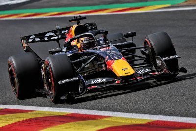 Verstappen salue ’le très bon travail’ de Hadjar pour l’envoyer en première ligne