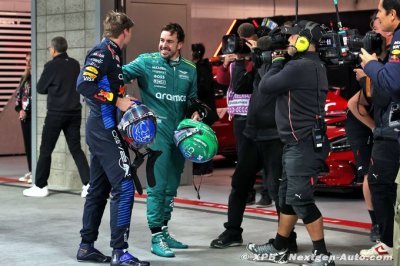 Alonso remet en question la mentalité des adversaires de Verstappen