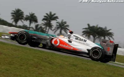 Hamilton concludes Sepang practice on top