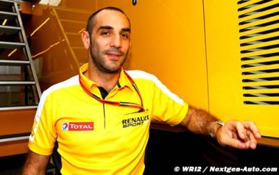 Renault wants to halve gap to Mercedes in 2015