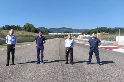 Le directeur de course de la FIA inspecte le Mugello et Imola