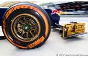 Villeneuve très critique envers Pirelli