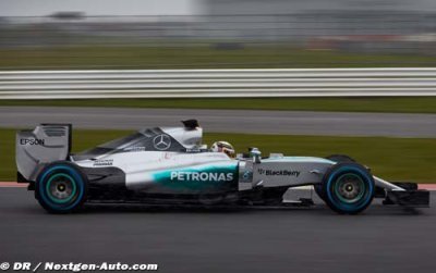 The Mercedes W06 completes first laps at Silverstone