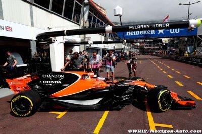 Une journée sans problèmes pour McLaren, Button ravi