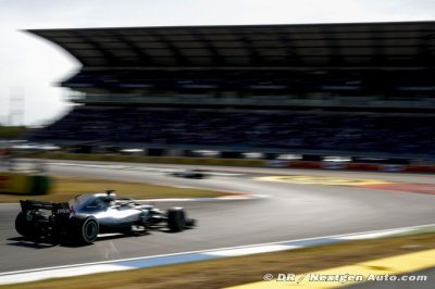 Hamilton réprimandé, il garde sa victoire&nbsp;!