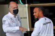 Hamilton exhorte la F1 à rester vigilante face au Covid-19