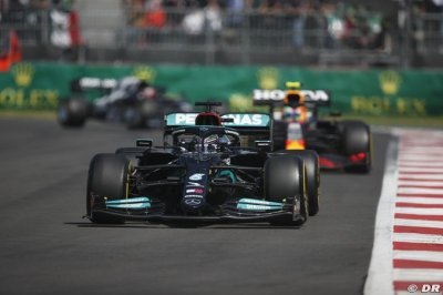 Mercedes F1 se sent ’privilégiée’ d’être encore dans la course au titre
