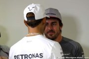 Alonso contract talks 'like chess' - Hamilton