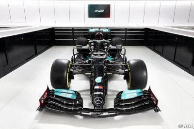 Pas de shakedown pour Mercedes F1 qui dévoile les vraies photos de sa W12