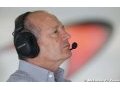 Dennis defends McLaren management