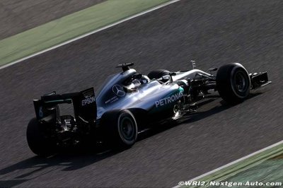Melbourne, FP1: Hamilton quickest in rain-hit opening practice