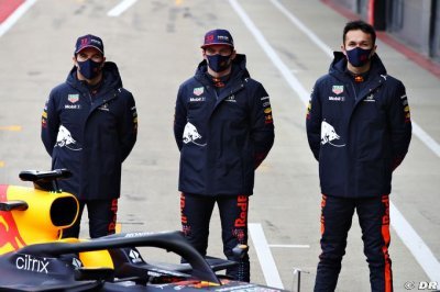Albon apprécie travailler pour Verstappen et Pérez dans le simulateur
