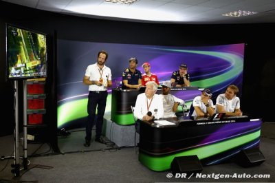 Whiting appearance shows F1 too complex - Sainz