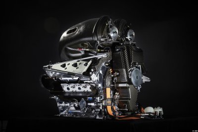 Wolff warns against ’too early’ V8 engine switch