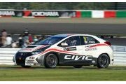 Le Nika Racing dans la course avec une Honda Civic