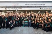 Les T-shirts 'champions du monde 2015' sont prêts chez Mercedes