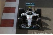 Wife, not father, joins Rosberg in Abu Dhabi